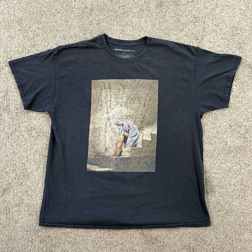 Rare Ariana Grande Sweetener Tour Tee T-Shirt Men's Size Large Black